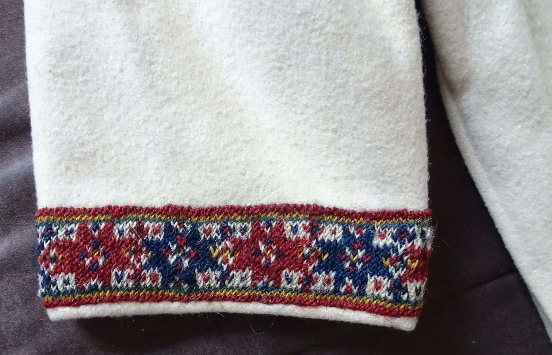 Maglioni & Felpe: Veste/Pull traditionnel grec en laine brodé – Usato da Châtelaine venduto da fil_7lqg 7