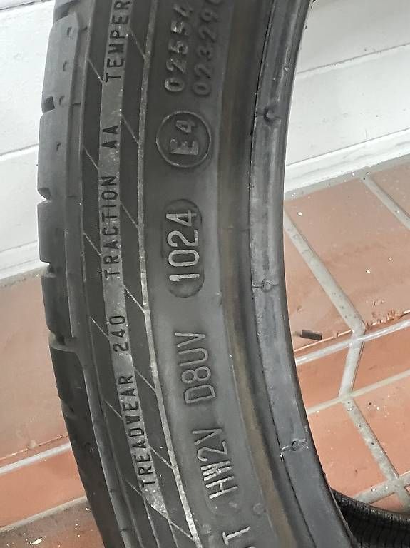 Pneus & Kompletträder: Sommer Reifen Continental 235/35/19 – Gebraucht aus Regensdorf von arm_2cb9 1