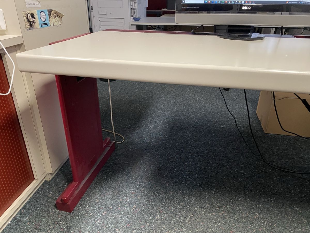 Bureaux: Schreibtisch  – D'occasion à Hägglingen par Karin0802 2