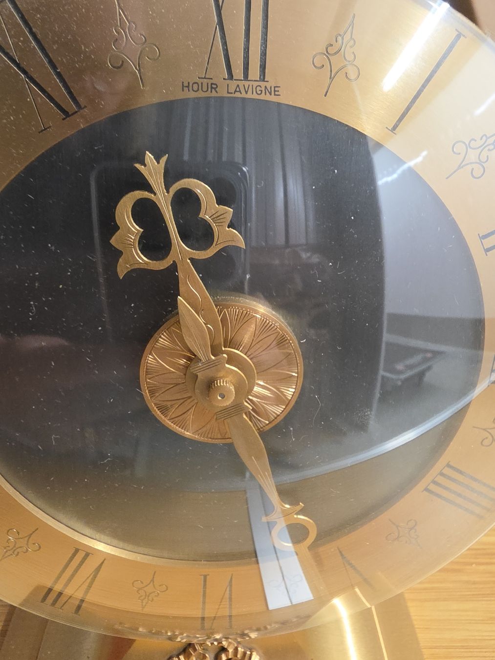 Pendules & Horloges murales: Pendule Hour Lavigne – Défectueux à Val-d'Illiez par AntiqueG 1