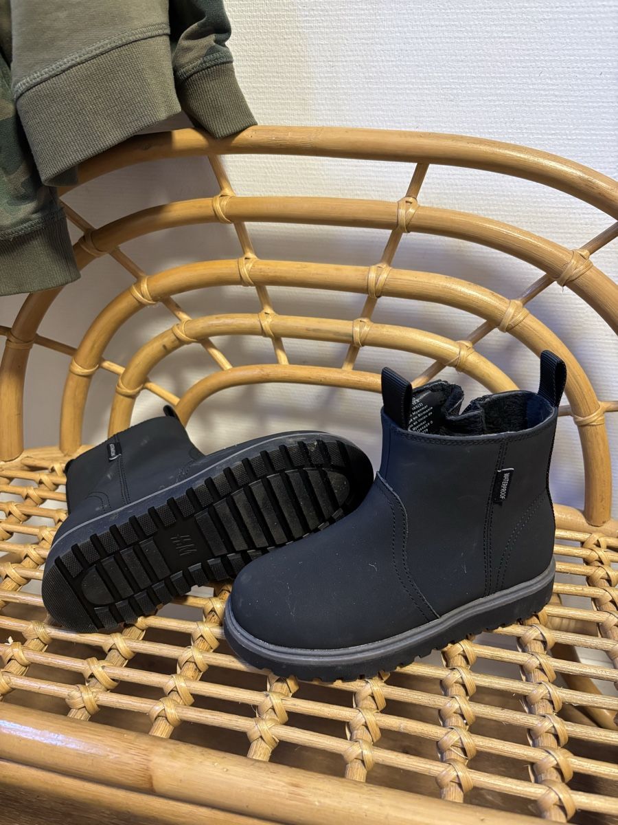 H&M Scarpe per ragazze: Winterfeste, wasserdichte Schuhe, Gr. 30 – Usato da Netstal venduto da ali_x5fx