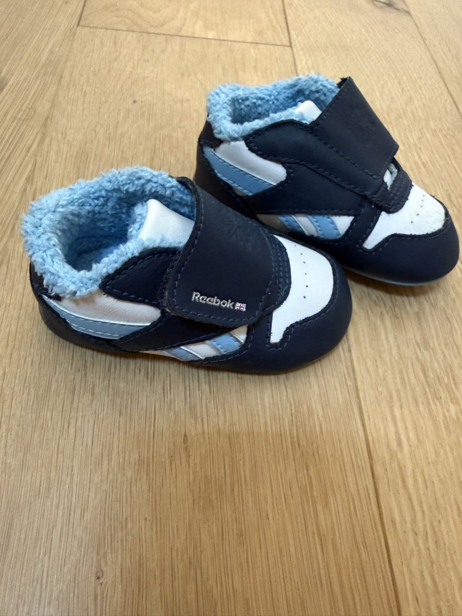 Reebok Schuhe für Jungen: Reebok Babyschuhe, Grösse 18.5! – Neu (gemäss Beschreibung) aus Hinteregg von Jazz-C