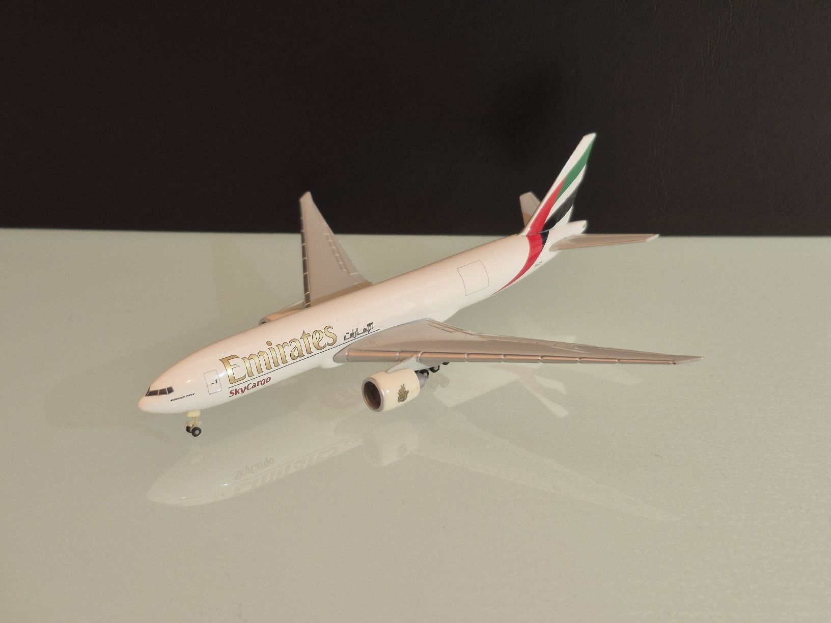 Boeing Kit di modellismo & Modellini statici: Emirates Sky Cargo 1:500 – Usato da Uetendorf venduto da myhome12
