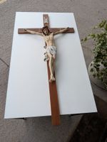 Holzskulptur Jesus Christus am Kreuz antik