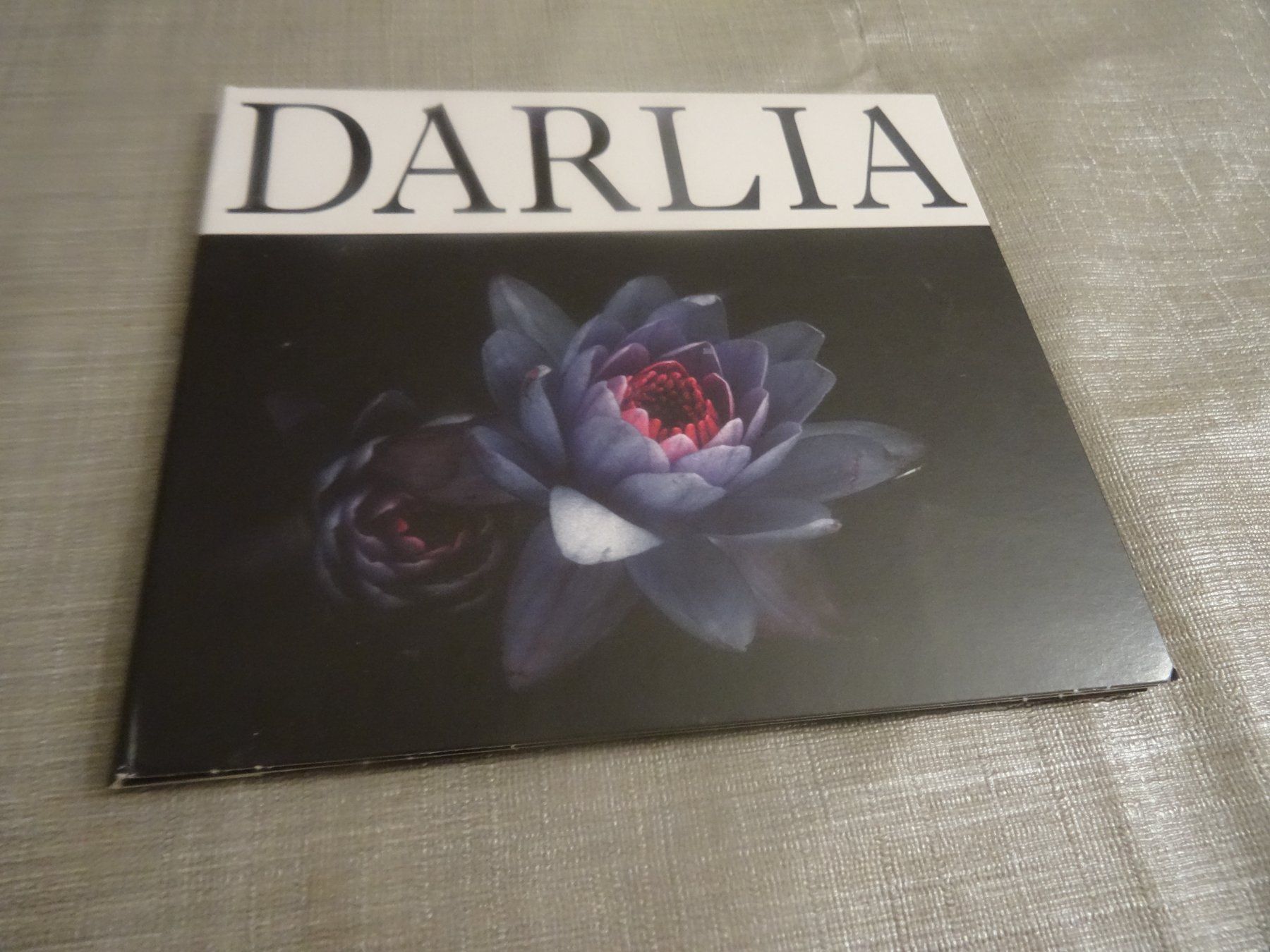 CD: Darlia - Petals CD – Usato da Olten venduto da Disc-Ausverkauf