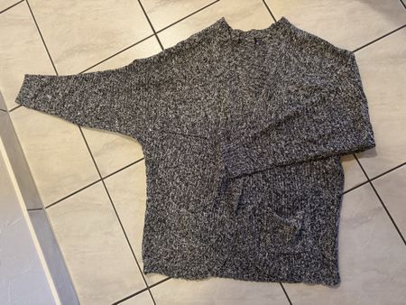Grauer Cardigan