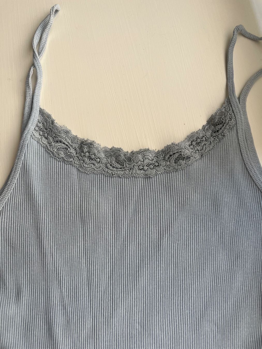 Brandy Melville Camicette, T-shirt & Top: Brandy Melville pale blue top – Usato da Rüschlikon venduto da ant_5v7g 2