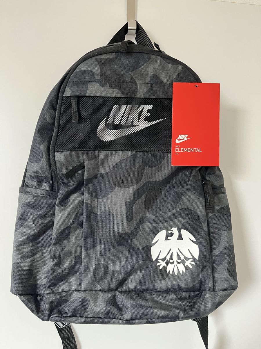 Nike Zaini: Nike Camo Rucksack Eintracht Frankfurt – Nuovo e nell'imballaggio originale da Unterägeri venduto da lacauma