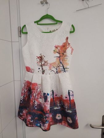 Elegantes weisses Kleid mit schönem Motiv, EU 34-36