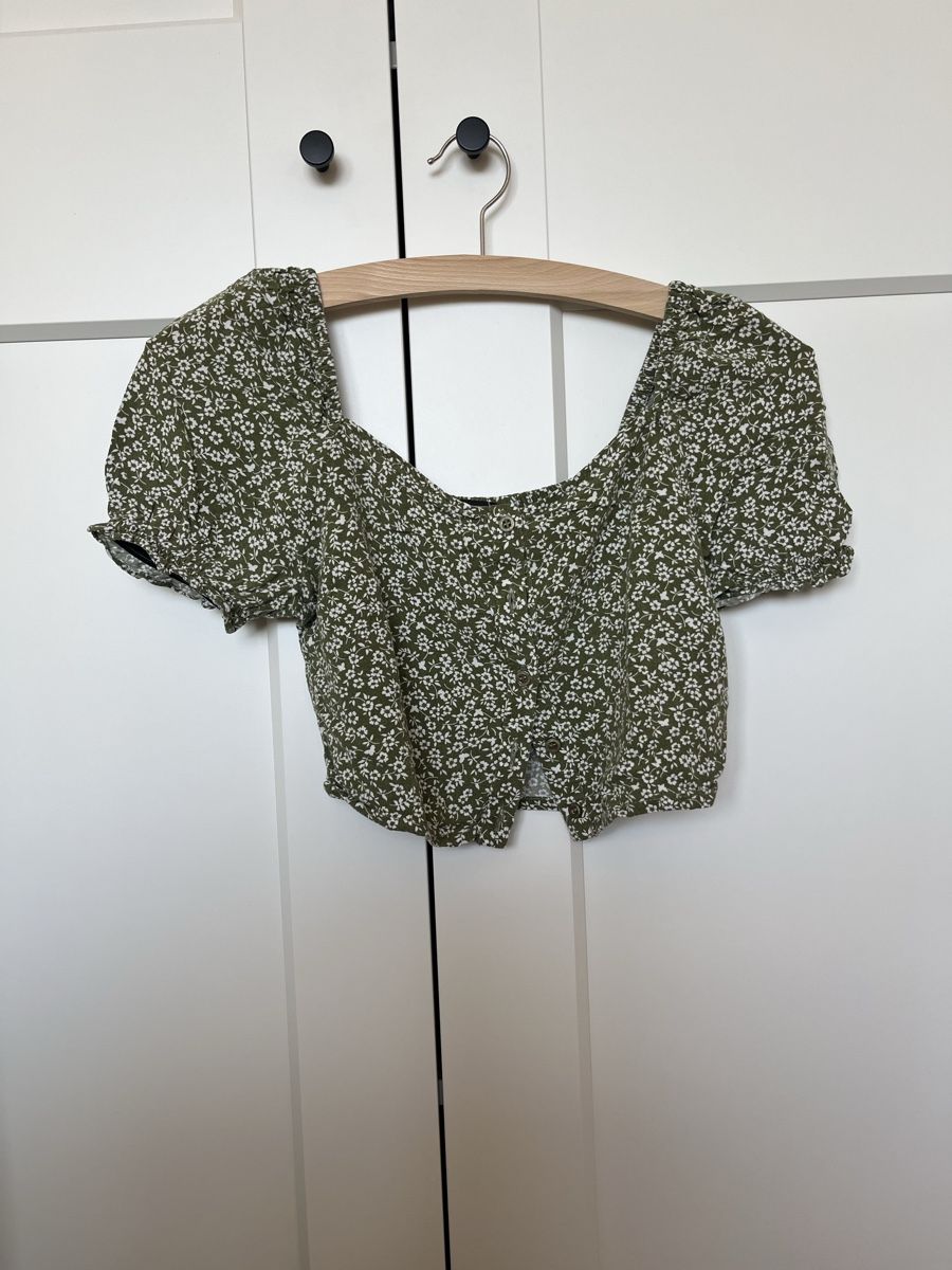 Tally Weijl Blusen: Blumenoberteil – Gebraucht aus Wil SG von fam_r6xv 1