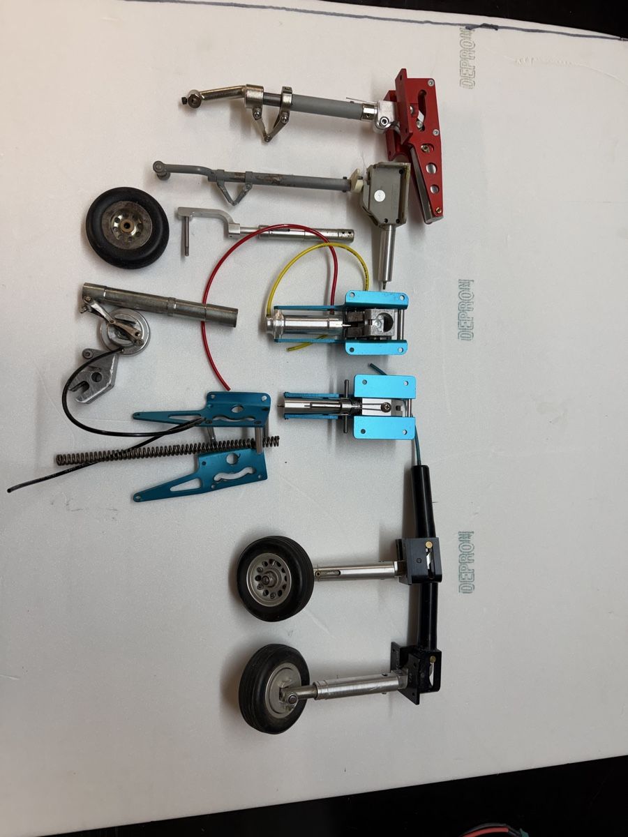 Modellismo RC: Carrelli retrattili pneumatici – Usato da Lodrino venduto da pedro_t