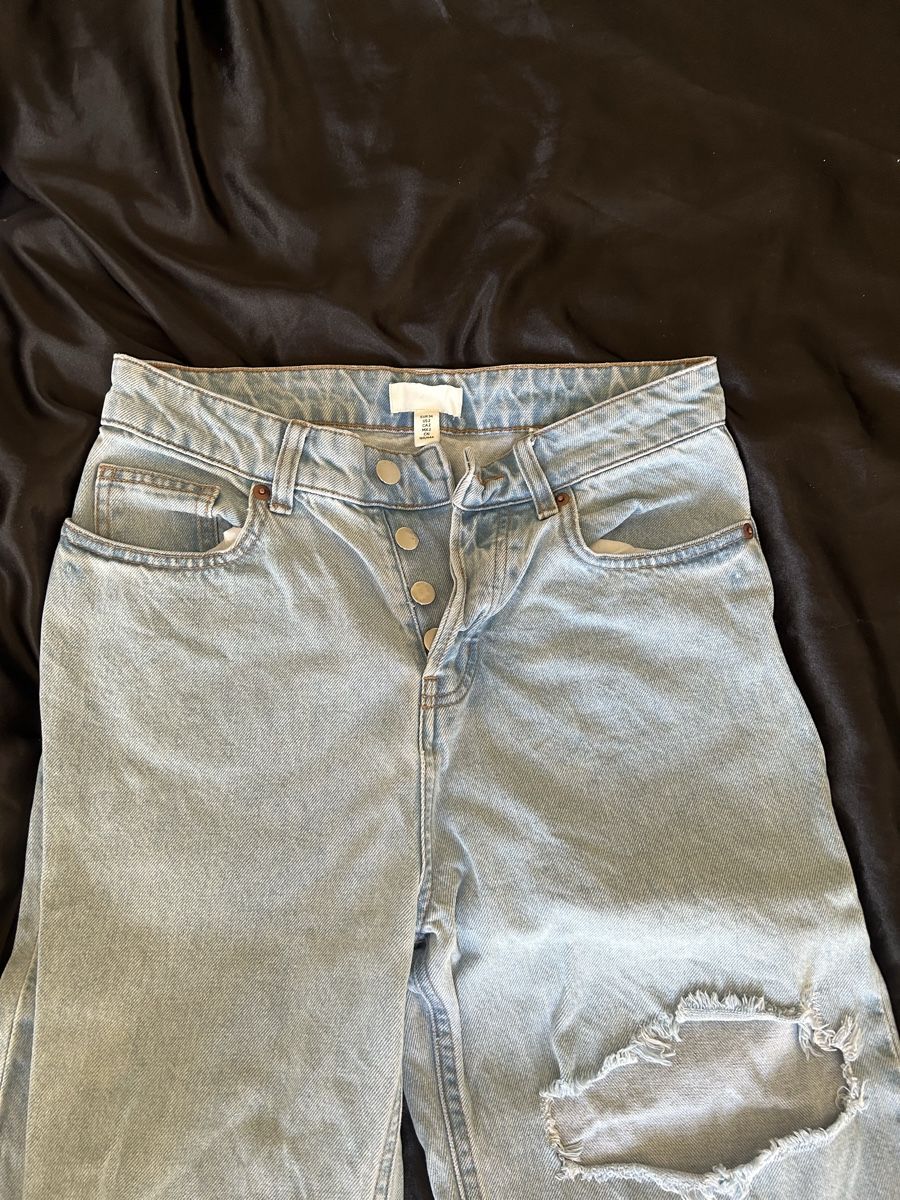 H&M Jeans: Jean Taille Haute Déchiré – Usato da Grand-Lancy venduto da eli_x5k9 1