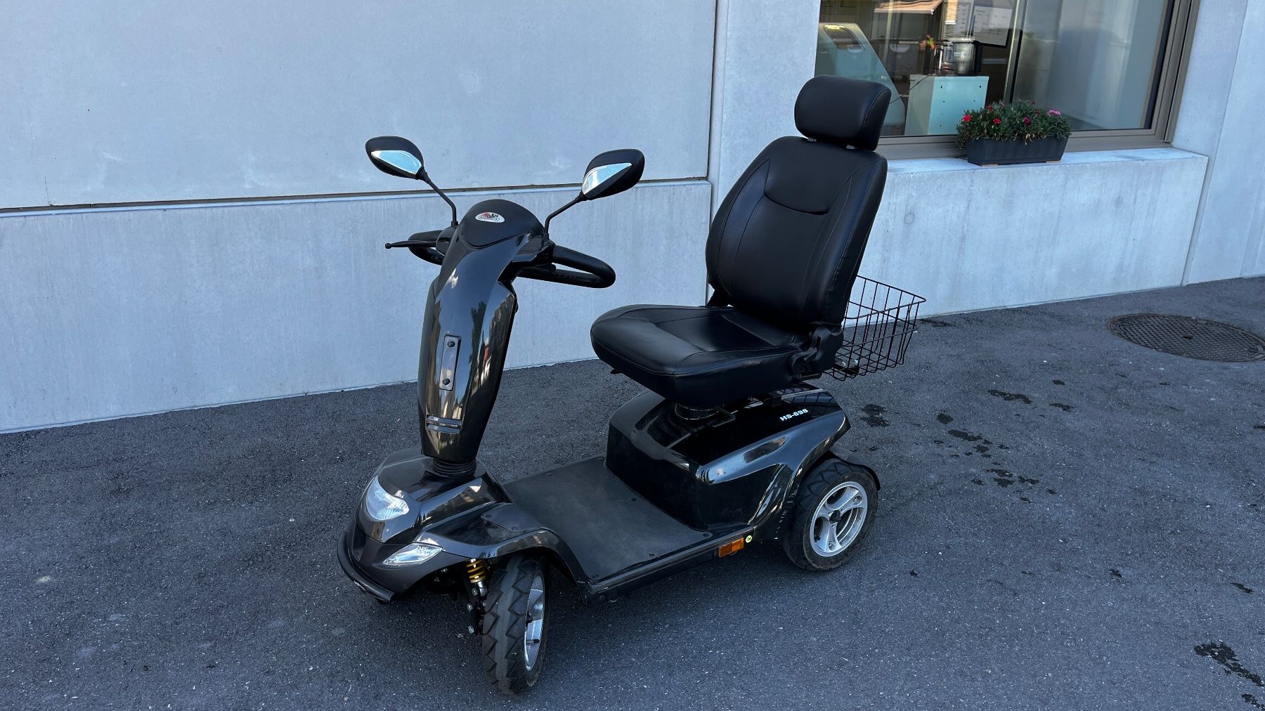 Voiturettes électriques: Seniorenfahrzeug elektrisch – D'occasion à Hägglingen par Ncc1701e 1