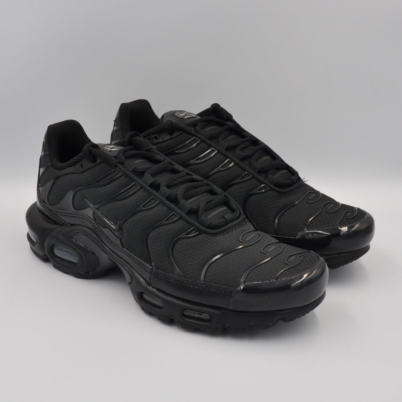 Nike Scarpe da uomo: Nike Air Max Plus TN Black 46 – Nuovo e nell'imballaggio originale da Bern venduto da SneakerheavenLT