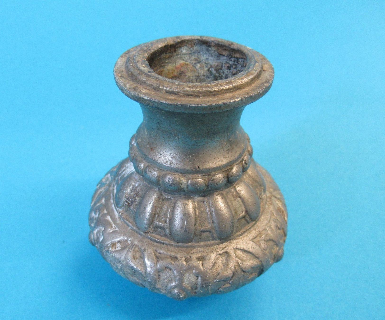 Vasi & Recipienti: Metallvase Metallgefäss antik – Usato da Unterengstringen venduto da orpheo13 4