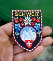 VINTAGE Badge BERG Schweiz - ST. GALLER STICKEREI blumen