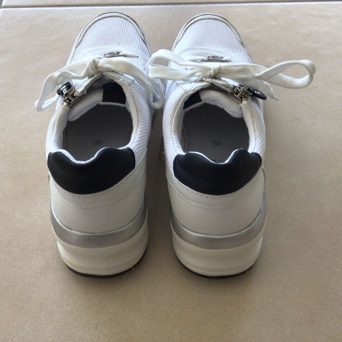Tom Tailor Scarpe da donna: Turnschuhe Damen Gr. 39 von Tom Tailor – Usato da Frauenfeld venduto da Stehojen 1