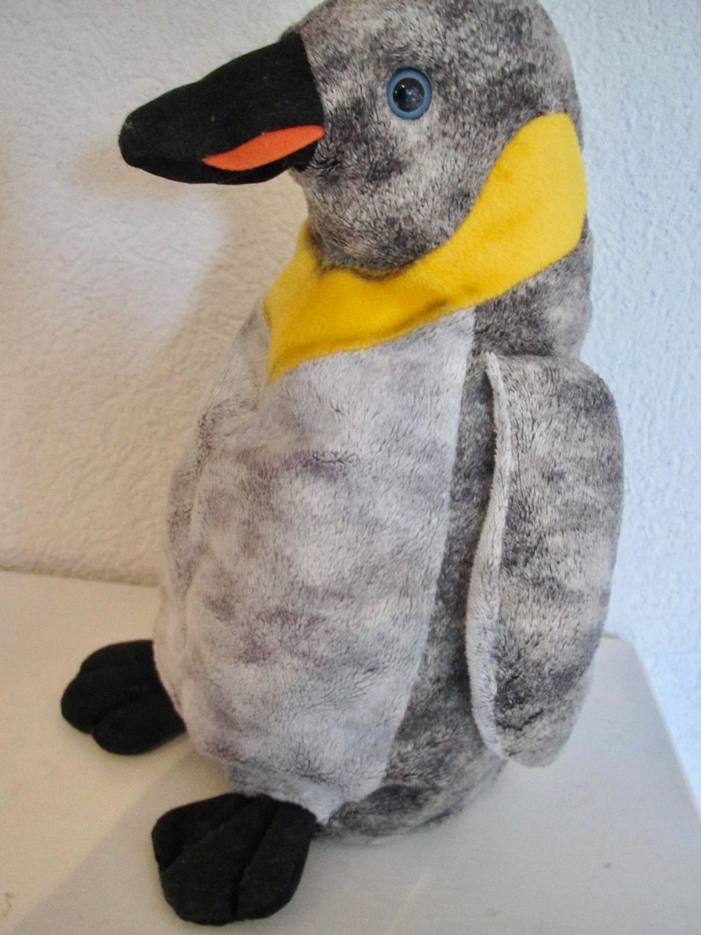Jouets: PELUCHE JEUNE PINGOUIN – D'occasion à Murten par Selliot 1