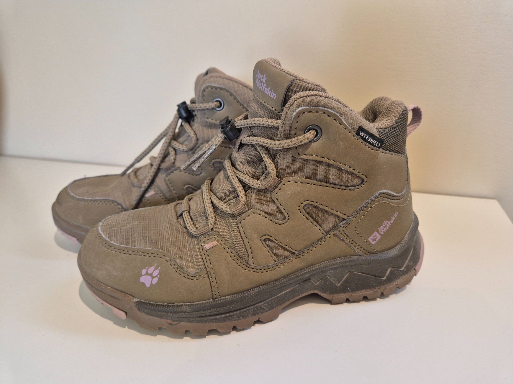 Jack Wolfskin Scarpe per ragazze: Jack Wolfskin  Mädchen-Wanderschuhe, Grösse 32, braun – Usato da Dietikon venduto da grafad