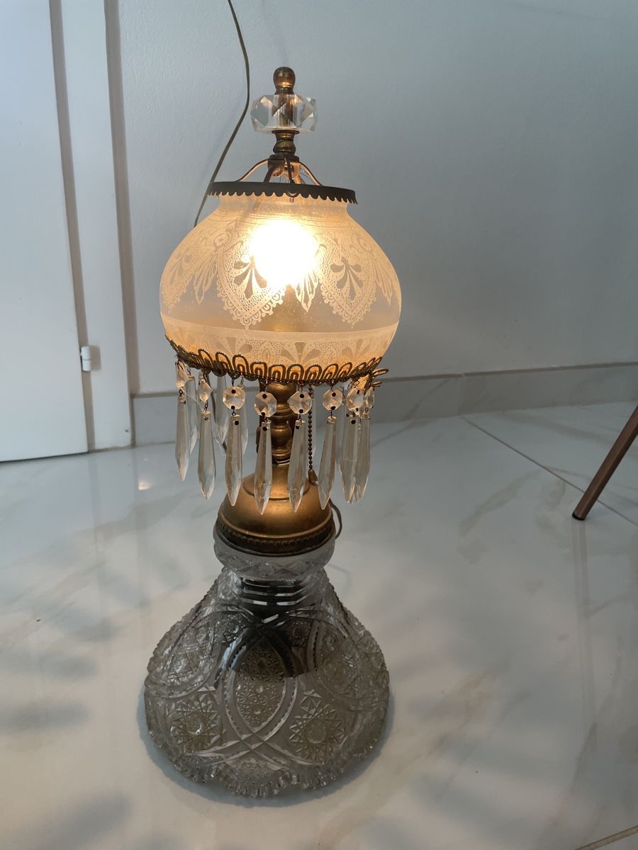 Lampes: Lampadaire vintage – D'occasion à Epalinges par Has_yhj9
