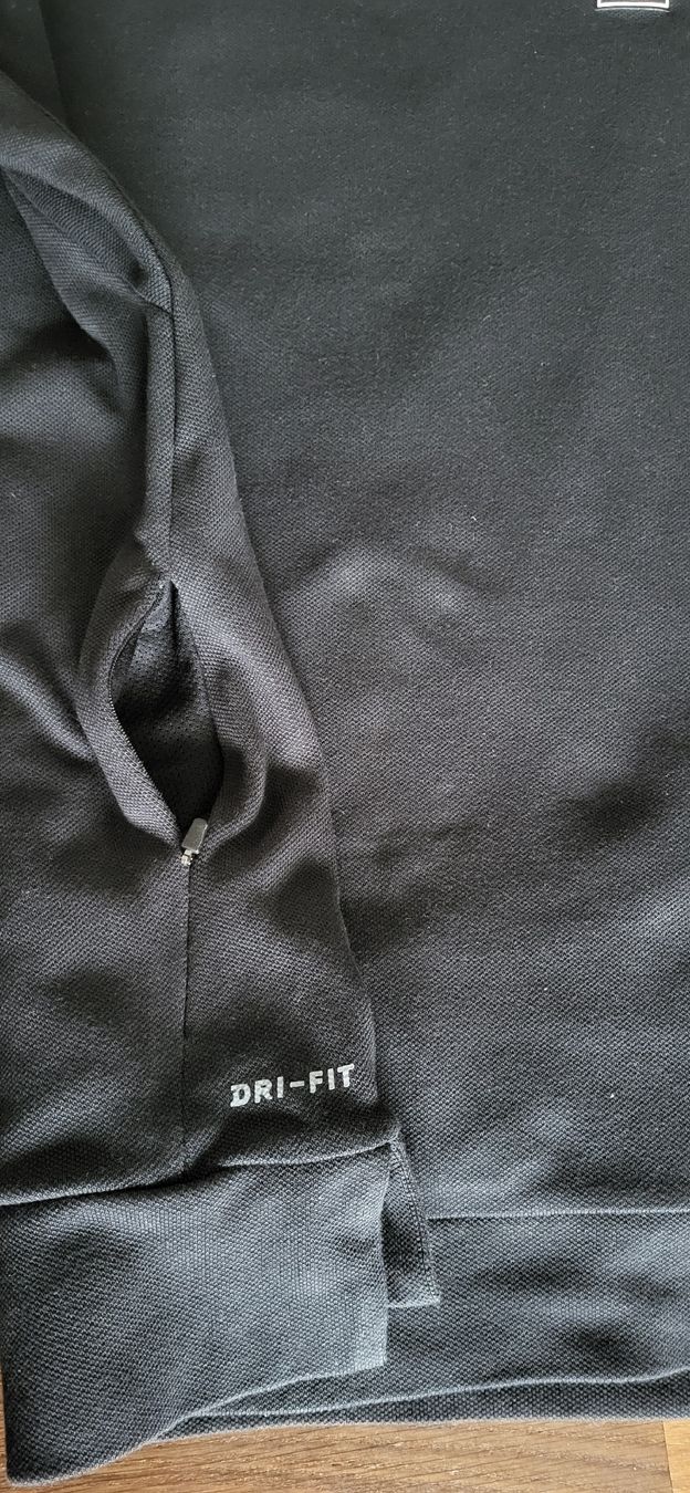 Nike Maglioni & Felpe: Nike Tennis Sweater schwarz L – Usato da Unterseen venduto da rej_lnk9 7