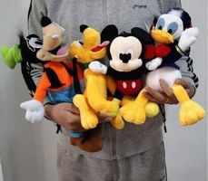 Lot de 4 peluches Disney 28 - 40 cm
