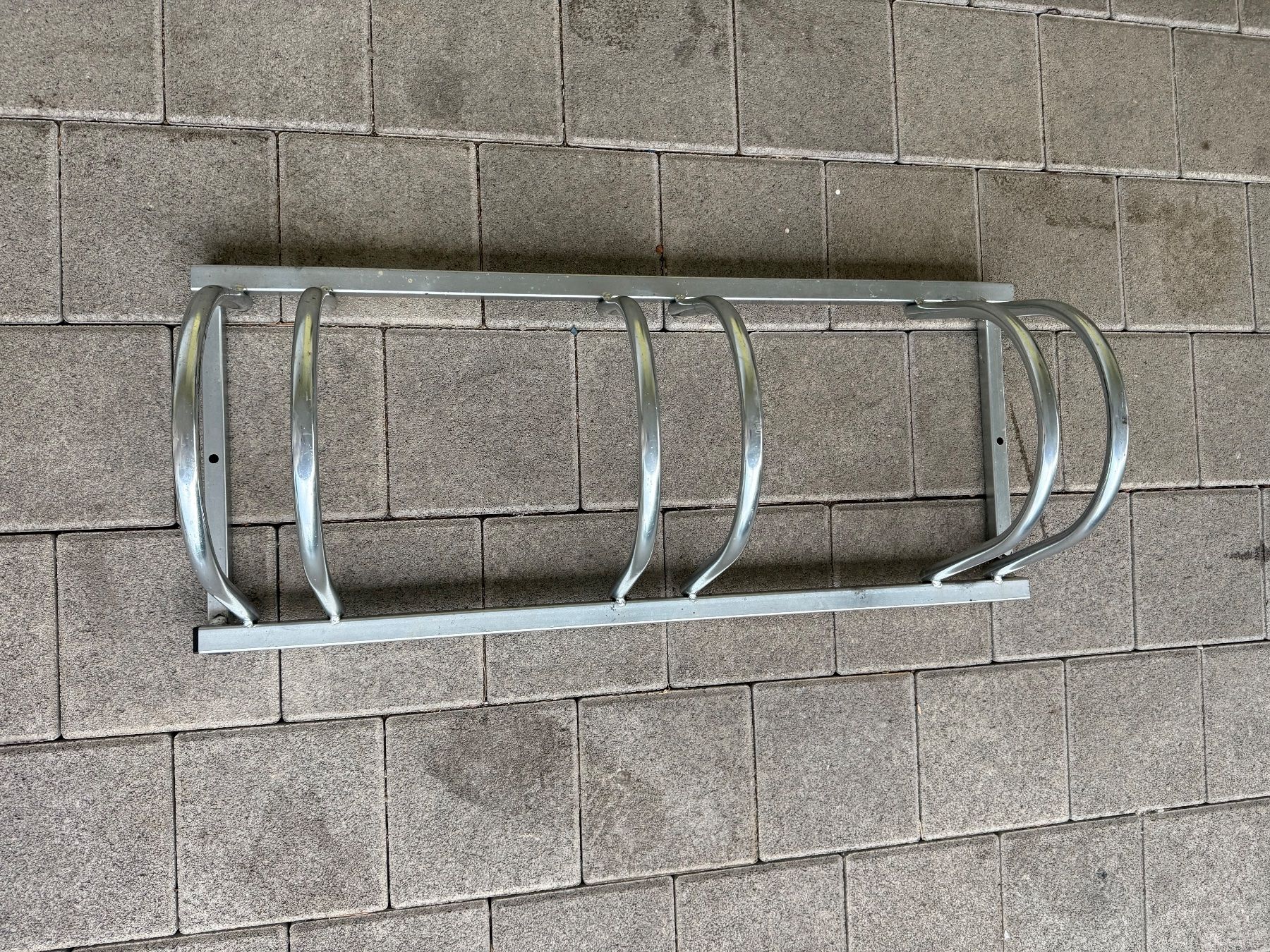 Cavalletti per biciclette: Velo Ständer für 3 Velos – Usato da Schübelbach venduto da OJM
