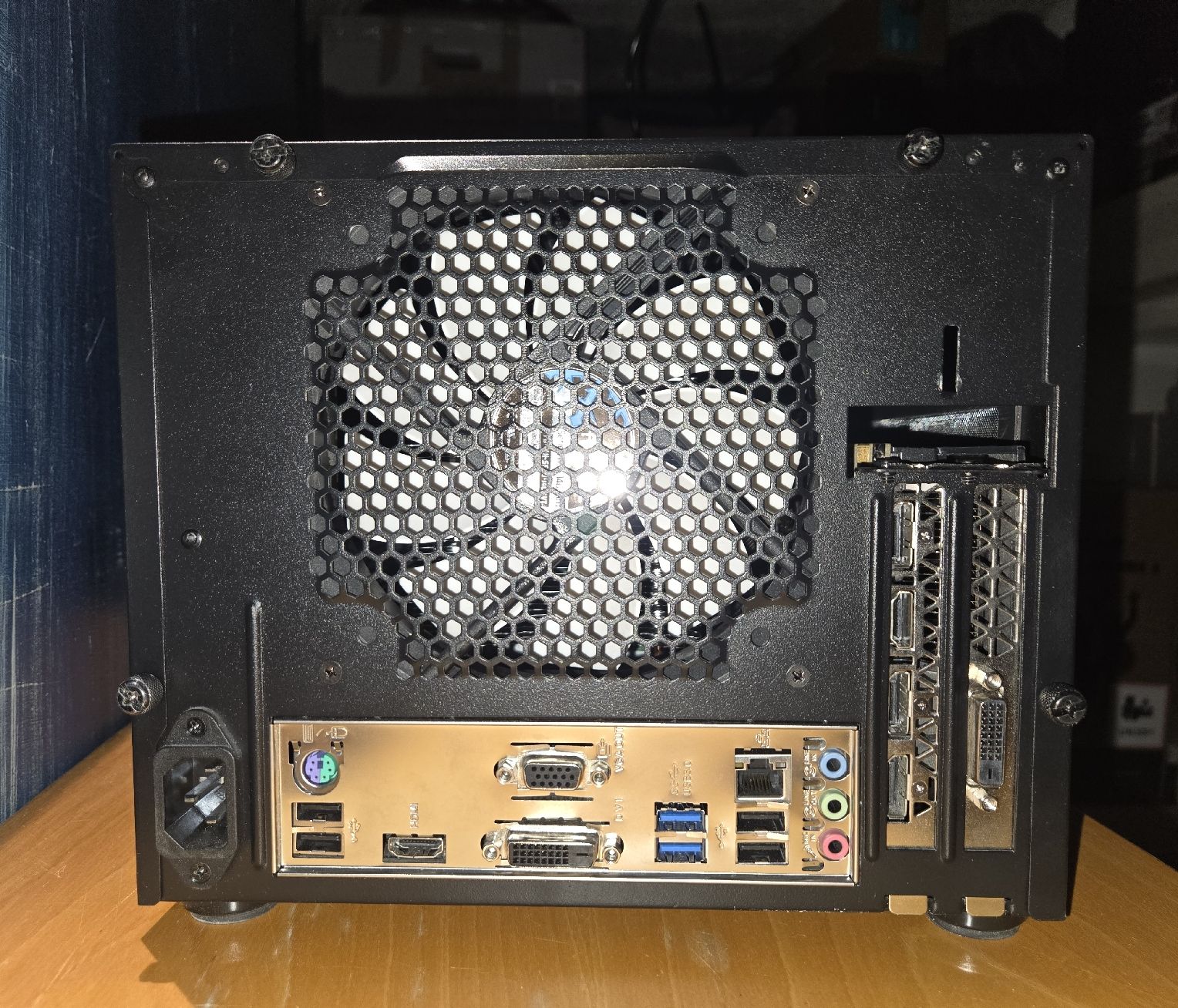 Asus PCs: ITX-PC I7 7700 / GTX 1070  Gaming, NAS oder Wohnzimmer-PC – Gebraucht aus Riehen von cosh 3