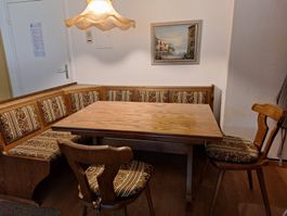 Eckbankgruppe Holz mit Tisch und Stühlen guter Zustand