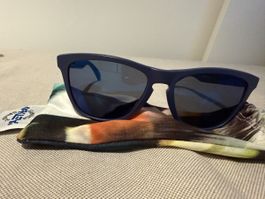 Oakley Frogskins Sonnenbrille dunkelblau mit Tuch