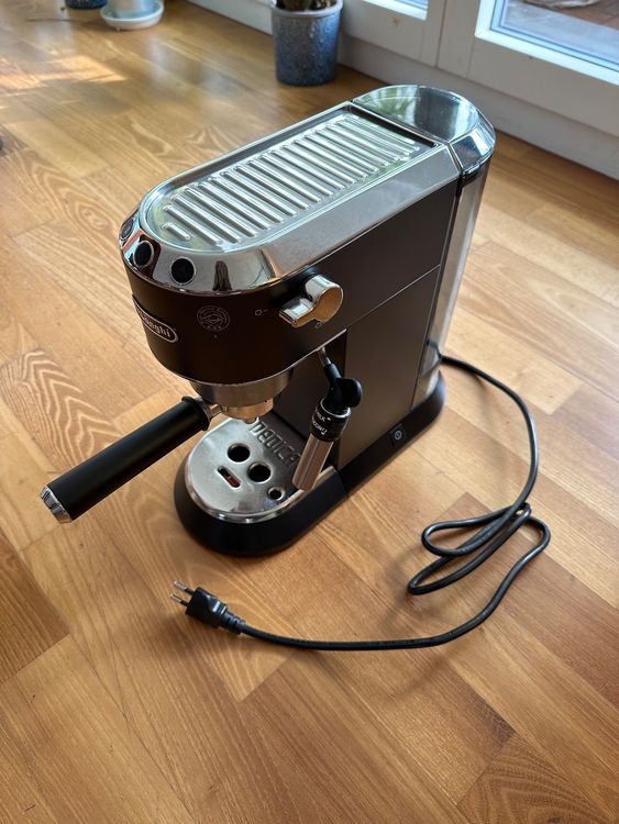 Delonghi Dedica Style EC 685 .BK (Matt Schwarz) mit Tamper Kaufen auf