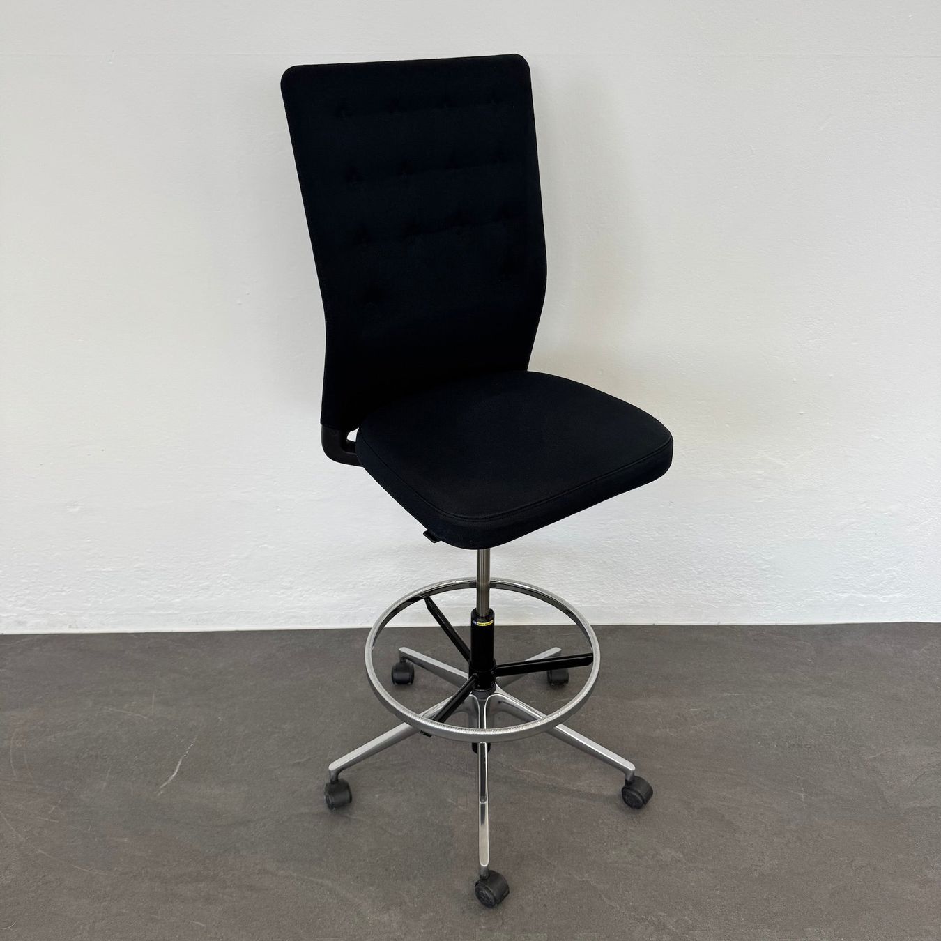 Sedie: Vitra ID Trim Counter Drehstuhl – Usato da Schönenwerd venduto da mcofficeshop 1