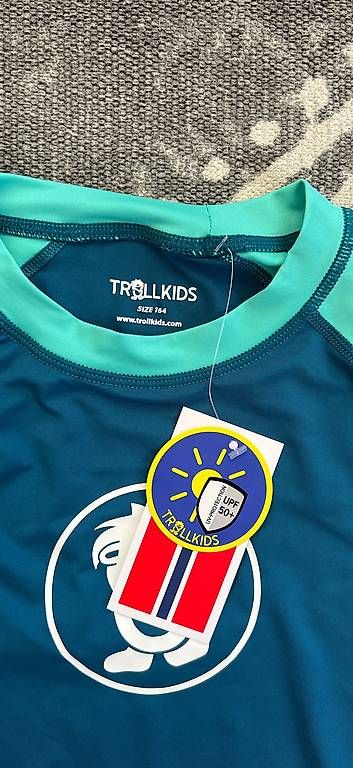 Lotti & Set di vestiti: Trollkids Badehirt 164 neu – Nuovo (secondo la descrizione) da Spiez venduto da Vemai 1