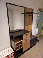 Garderobe mit Sitzgelegenheit