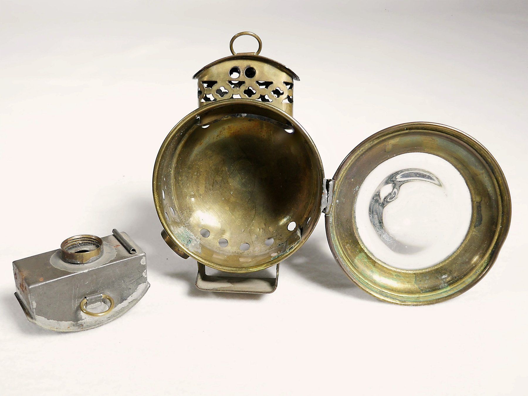 Lampade: Antike Hand - Fahrad - Lampe – Usato da Allschwil venduto da Grampol 1