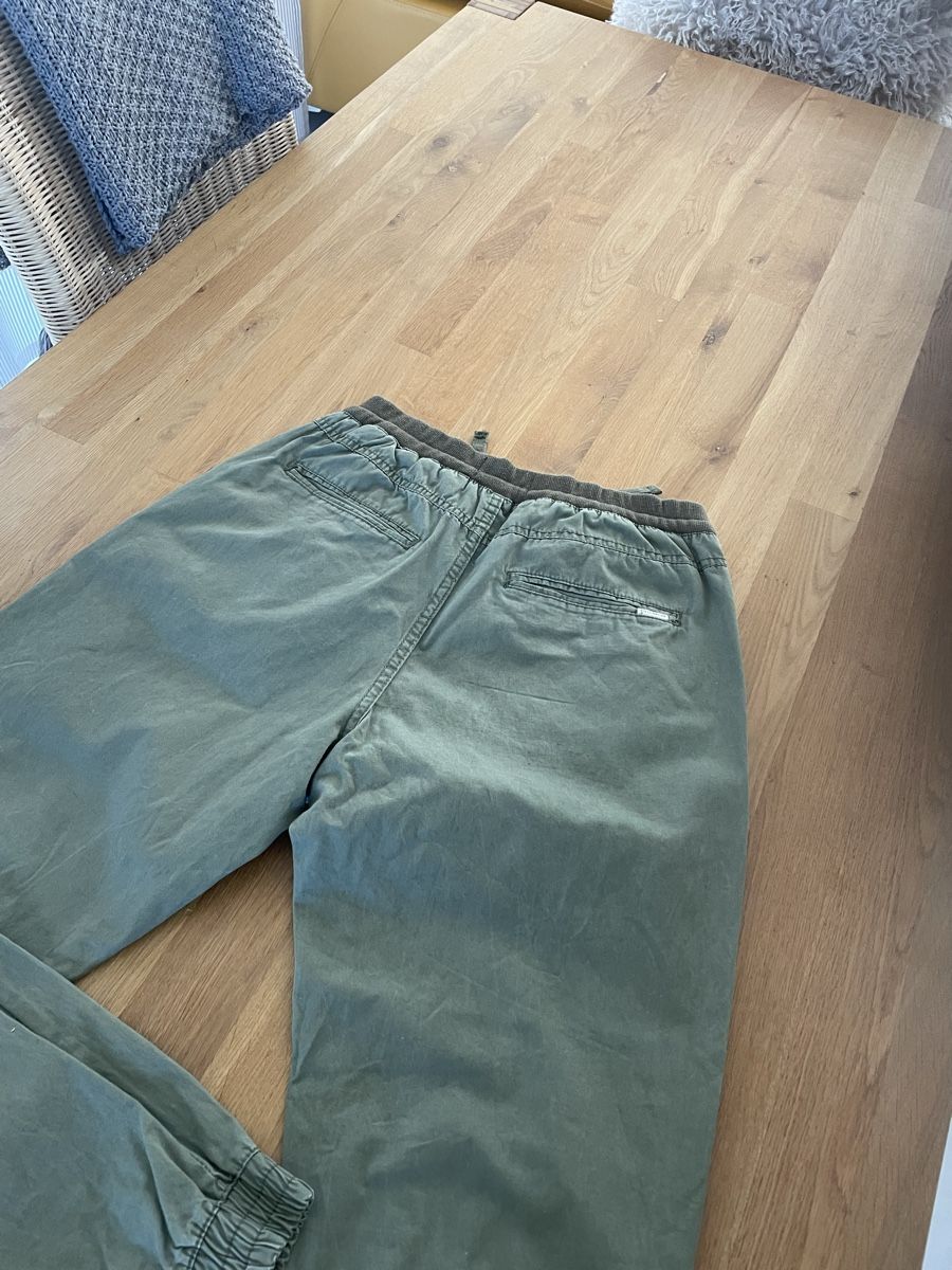 Pull&Bear Pantaloni: Hose Pull&Bear grün mit Reissverschlüssen Grösse S – Usato da Dübendorf venduto da jlu_r7hz 4