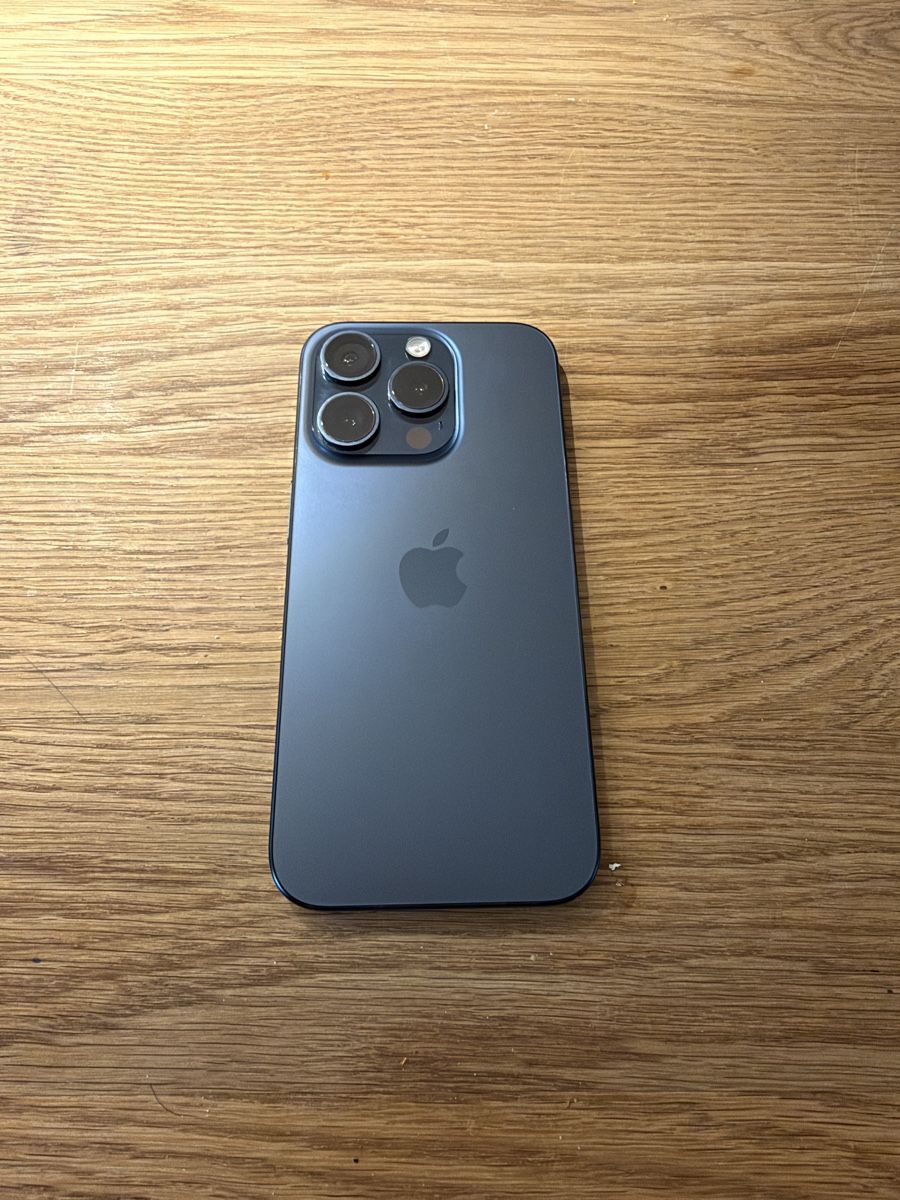 Apple Telefoni cellulari / Smartphones: iPhone 15 Pro 1TB BLUE – Usato da Zürich venduto da vma17 2