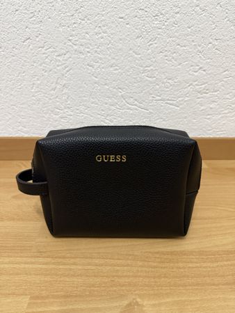 Elegante GUESS Kosmetiktasche in Schwarz – Neuwertig!