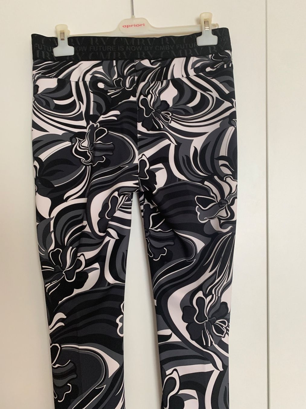 Cambio Pantaloni: Cambio Schlupfhose – Usato da Geuensee venduto da Gagisi 3