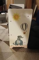 Kinderregal mit Aufbewahrungsboxen