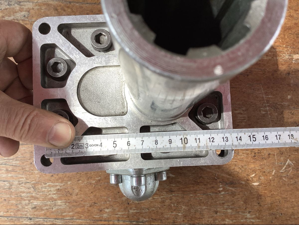 Traktoren: Hydraulikpumpe   pompe hydraulique – Defekt aus charrat von DBblue4 3