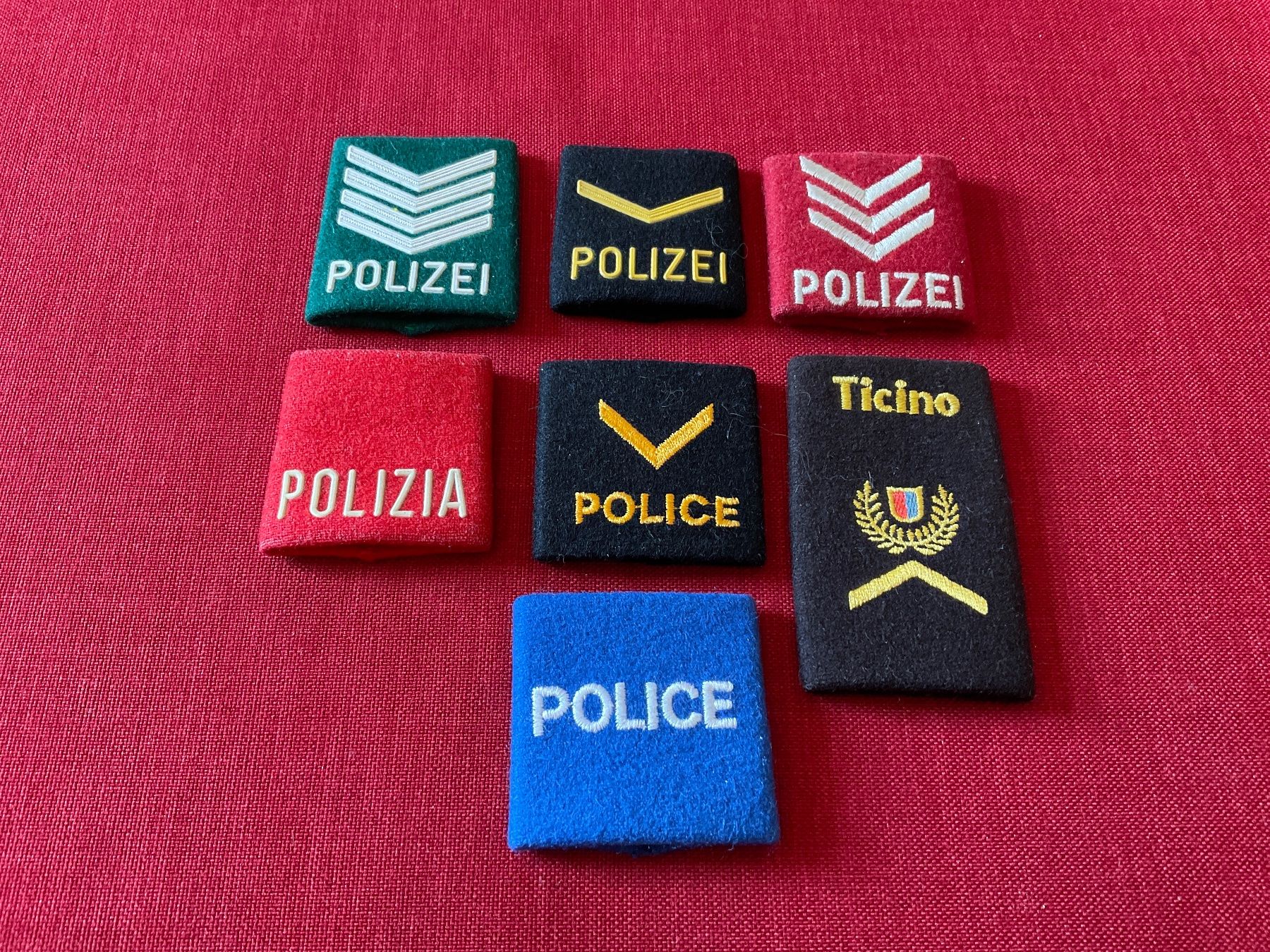 Placchette & Badge: Vintage Polizei Abzeichen – Usato da Lugano venduto da Persepolis