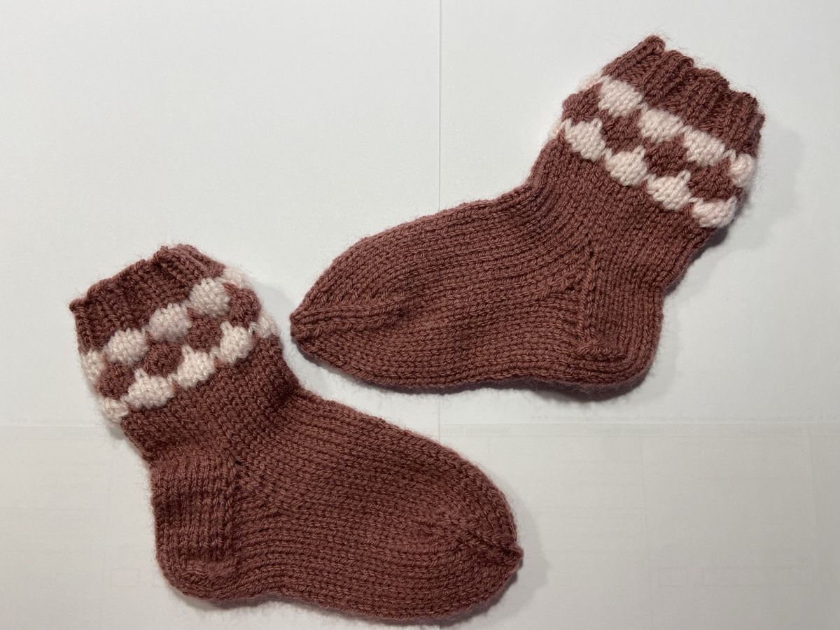 Calze per bambini: Babysocken handgestrickt, ca. 6-9 Monate 🤗 – Nuovo e nell'imballaggio originale da Grosshöchstetten venduto da Maschenshop 1