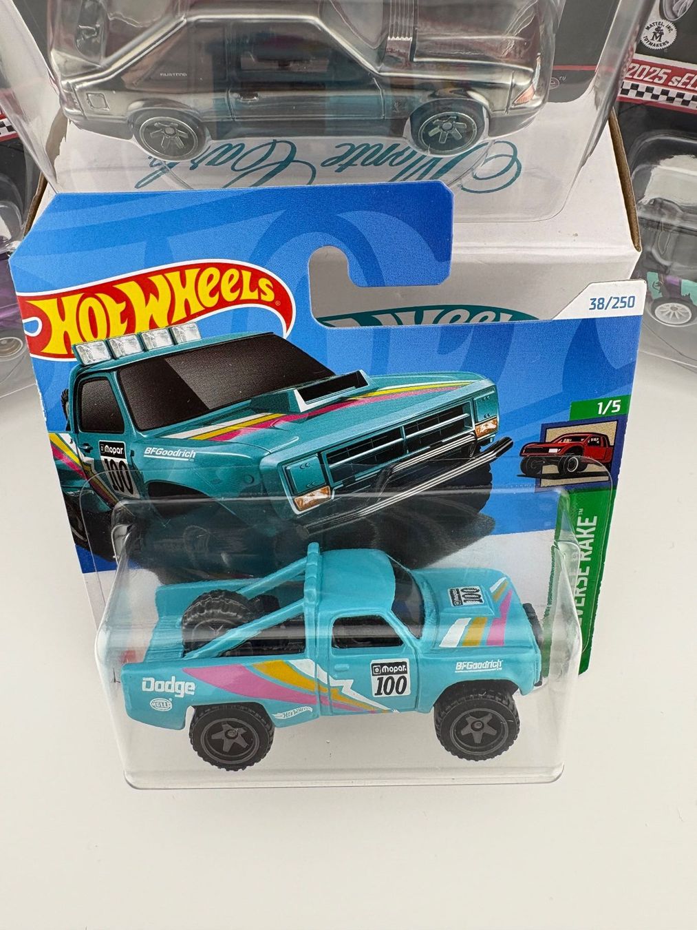 Hot Wheels Modellini d'auto: Hot Wheels 87 Dodge D100 - 2024 - 38/250 – Nuovo e nell'imballaggio originale da Flawil venduto da HeisseReifen 1