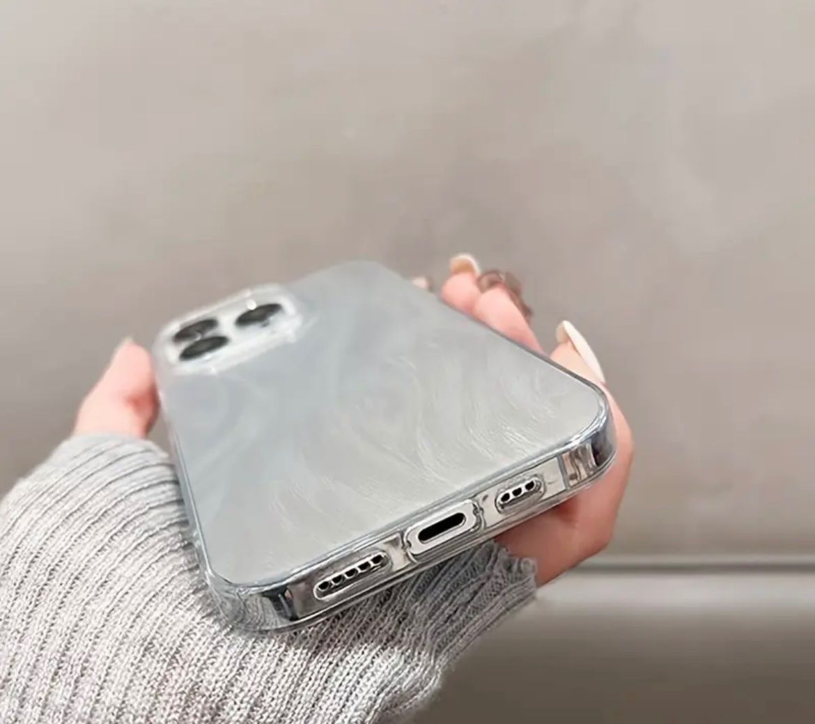 Apple Covers & Schutzfolien: NEU Weisses iPhone 13 Case, Glitzer – Neu und originalverpackt aus Kriessern von loolah 3