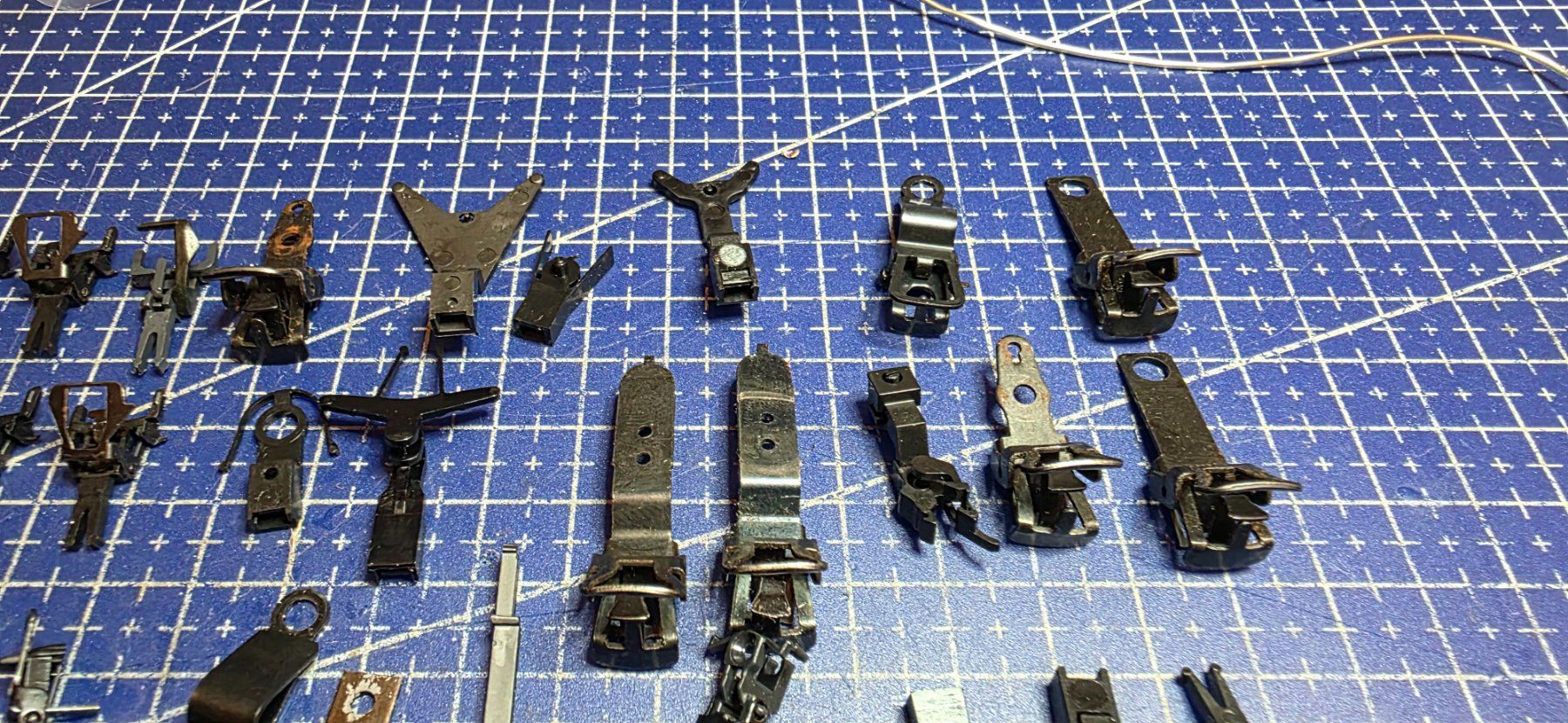 Modelleisenbahnen: HO verschidene Kupplungen AC/DC – Gebraucht aus Hochfelden von Danizh0 1