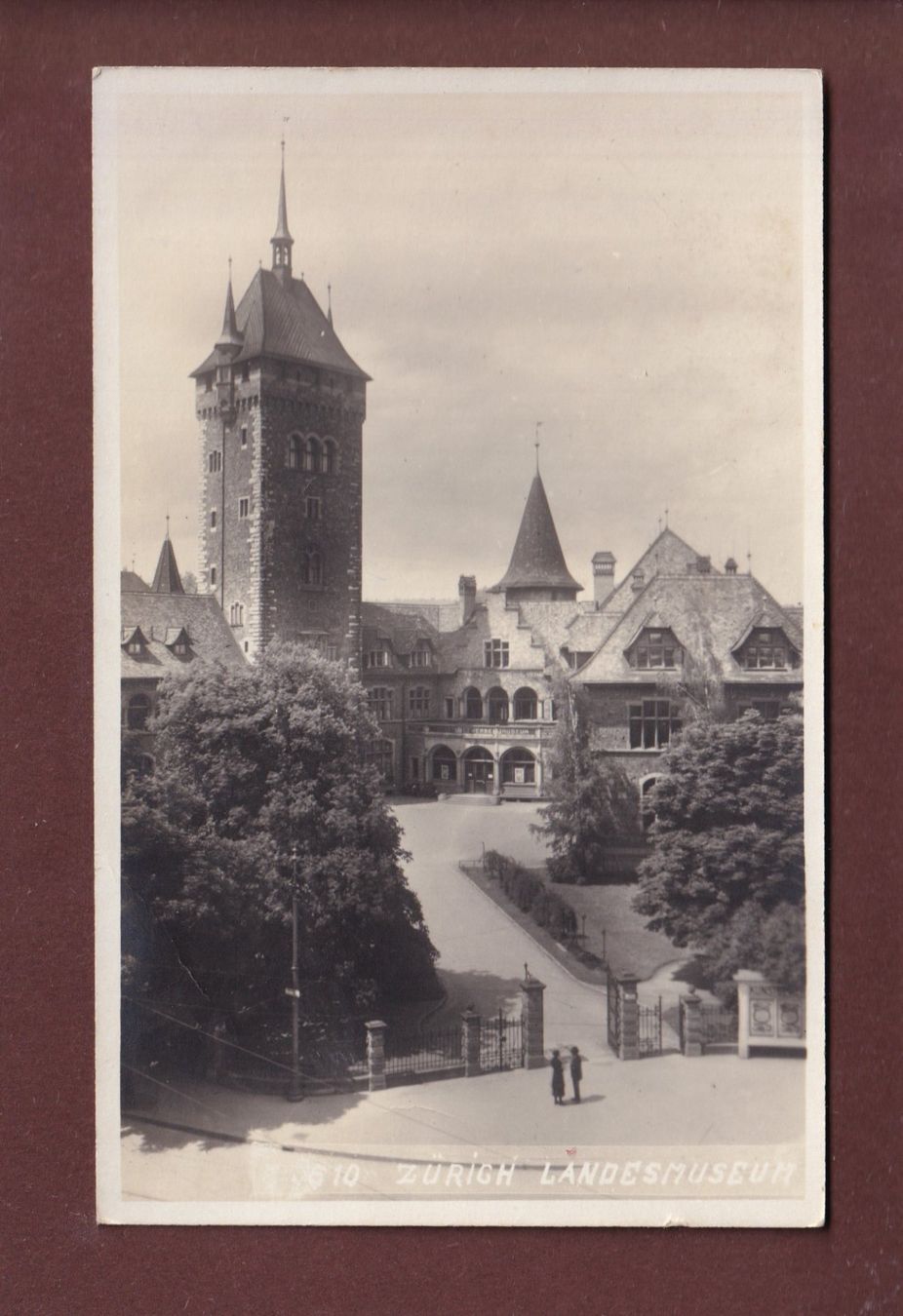 Cartoline postali: Foto - ZÜRICH - Landesmuseum - 1925 – Usato da Pully venduto da nicecards