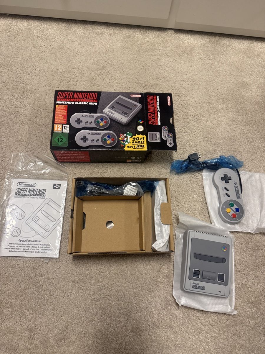 Nintendo Console: Super Nintendo Mini – Nuovo (secondo la descrizione) da Emmenbrücke venduto da streetfighter27 4