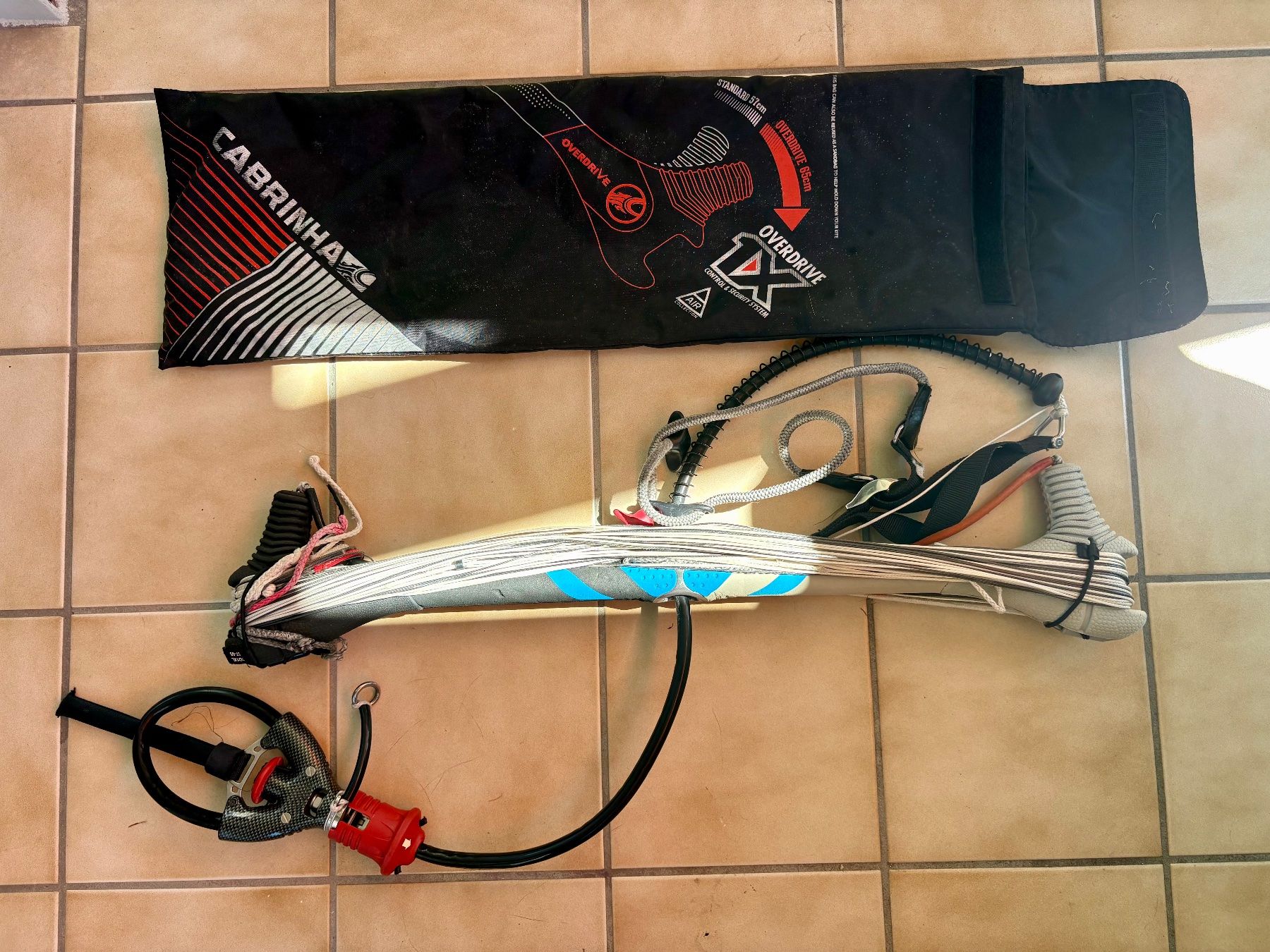 Kite: Cabrinha Overdrive 1X Bar 57-65cm Kitebar – D'occasion à Au SG par tigergehtsurfen