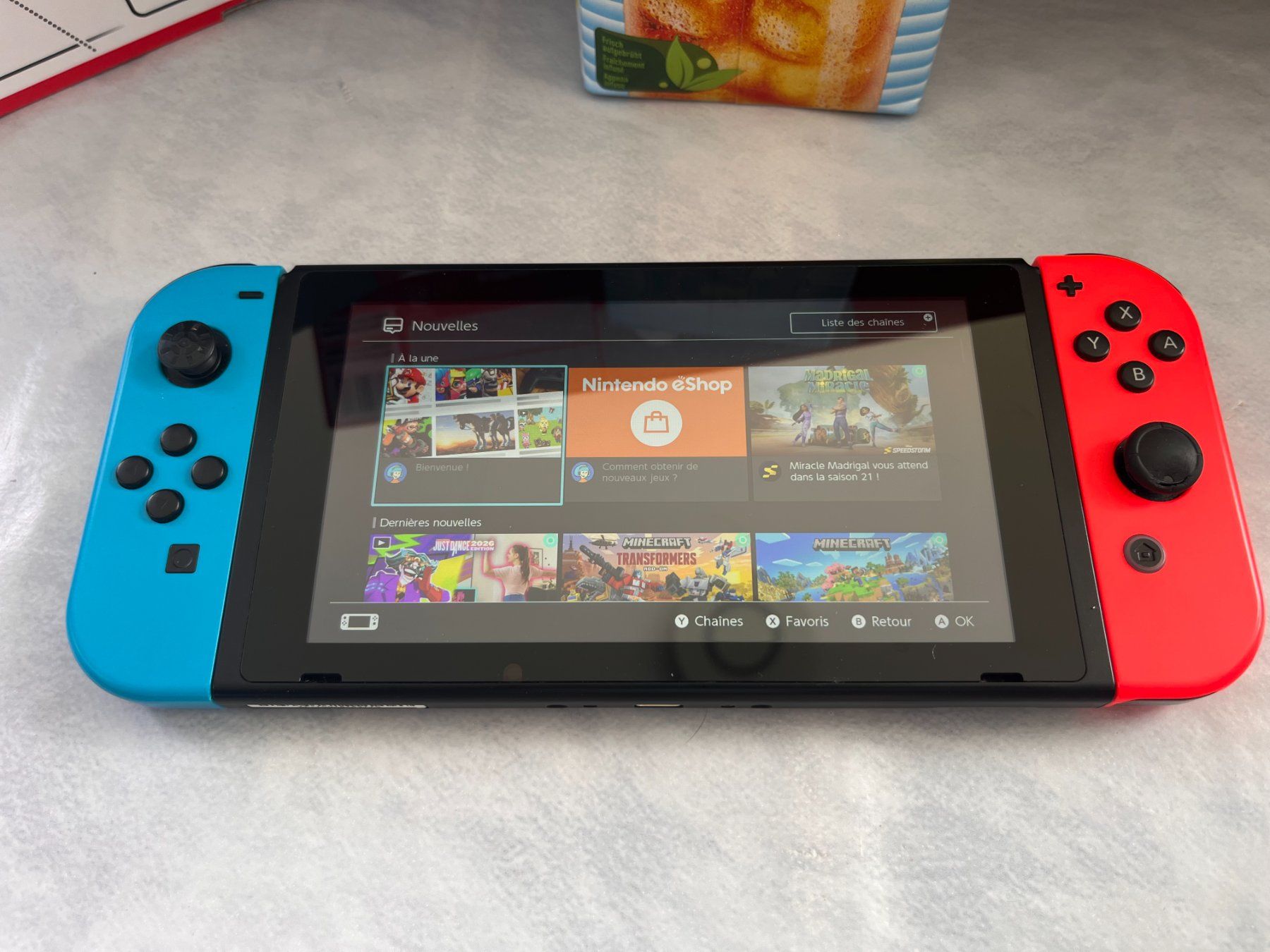 Nintendo Konsolen: Nintendo Switch complète / komplett + 4 Joy-Con – Gebraucht aus Vionnaz von Rseawolf 1